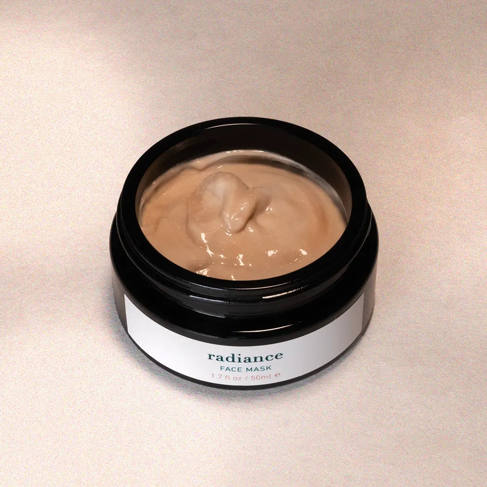 Åpen krukke som viser Radiance Mask